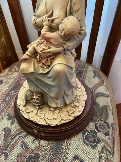 Imagem de mãe a amamentar