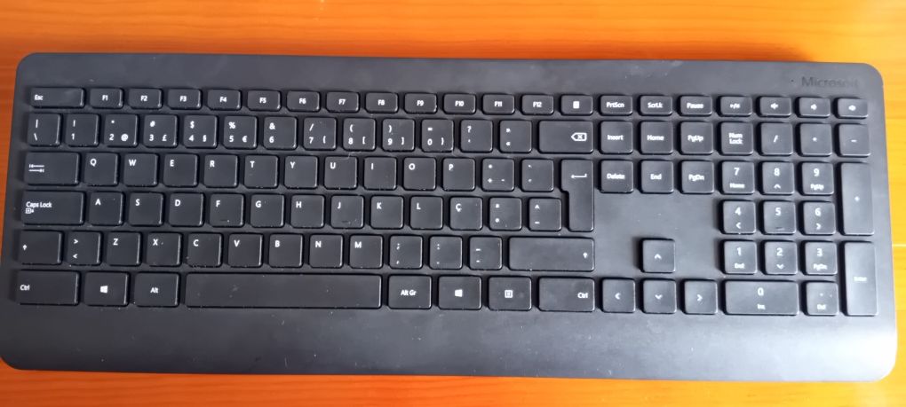 Conjunto teclado e rato wireless Microsoft