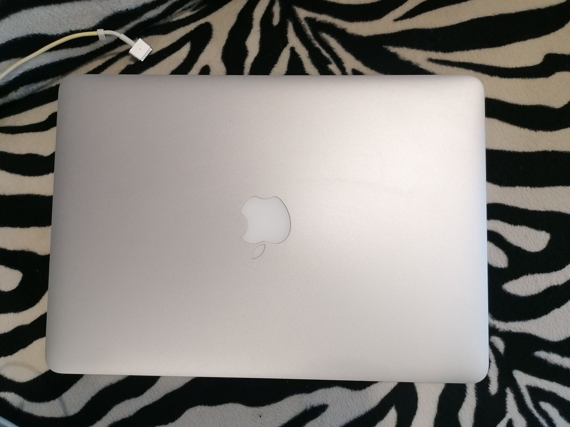Laptop Apple Mac Book 13" Inter Core i5 1. 8 GHz Turbo boost-idealny