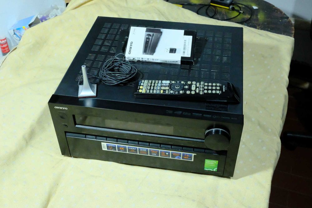 Amplituner kina domowego Onkyo TX-NR 809