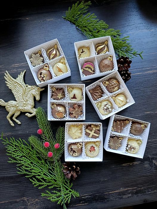 Новорічні шоколадні набори. Цукерки ручної роботи