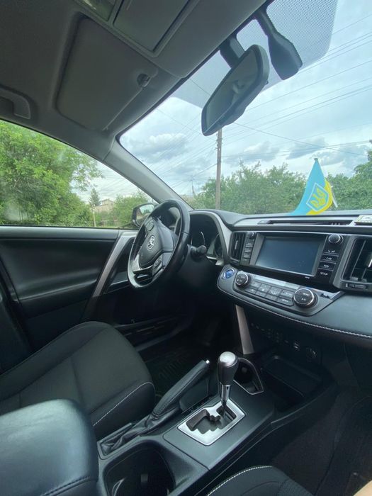 Продам Toyota Rav-4 Гибрид 2017 рік