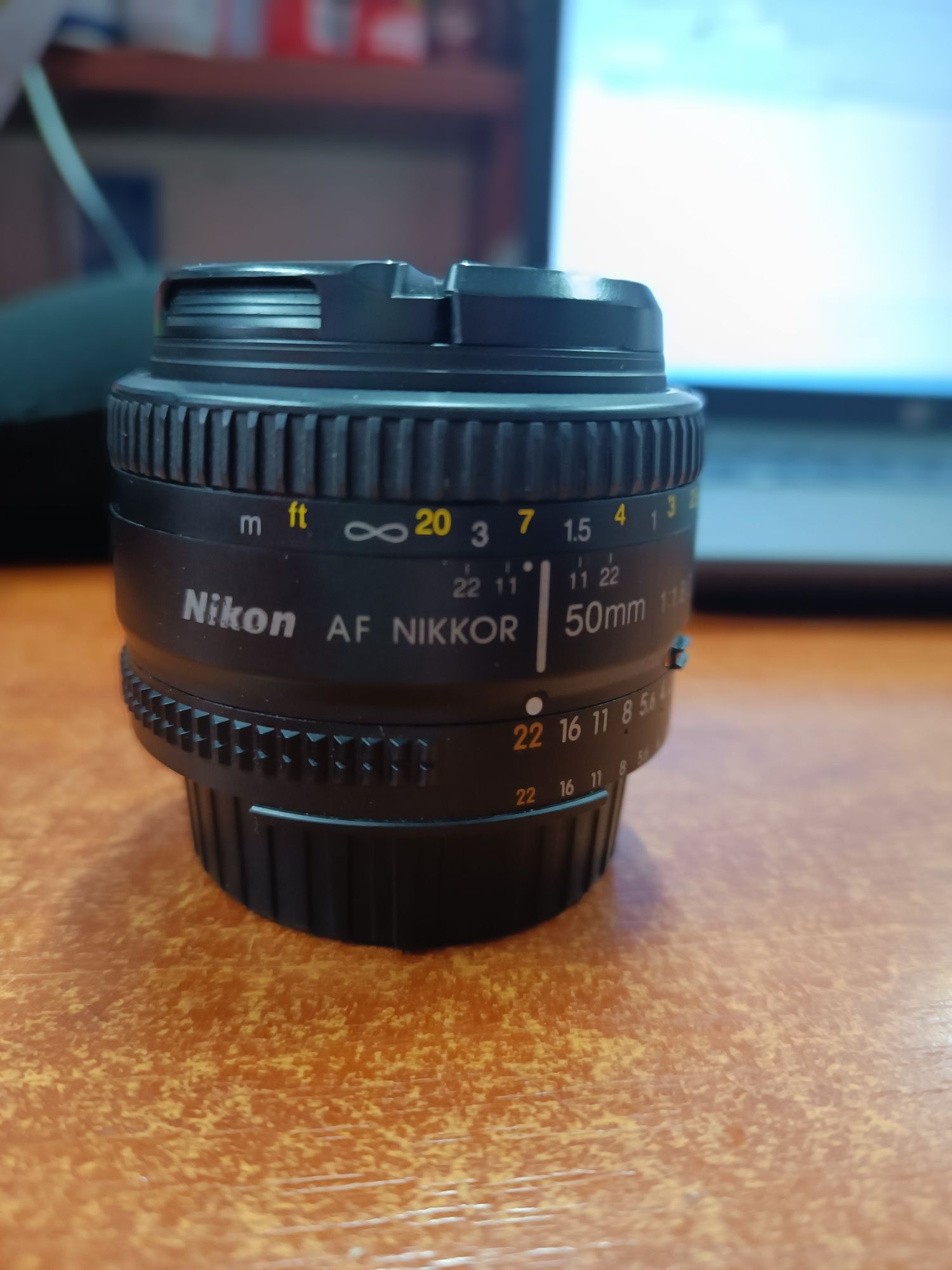 Продам об'єктив Nikon 50