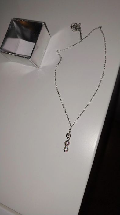 Colar com pendente do infinito, da stone by stone