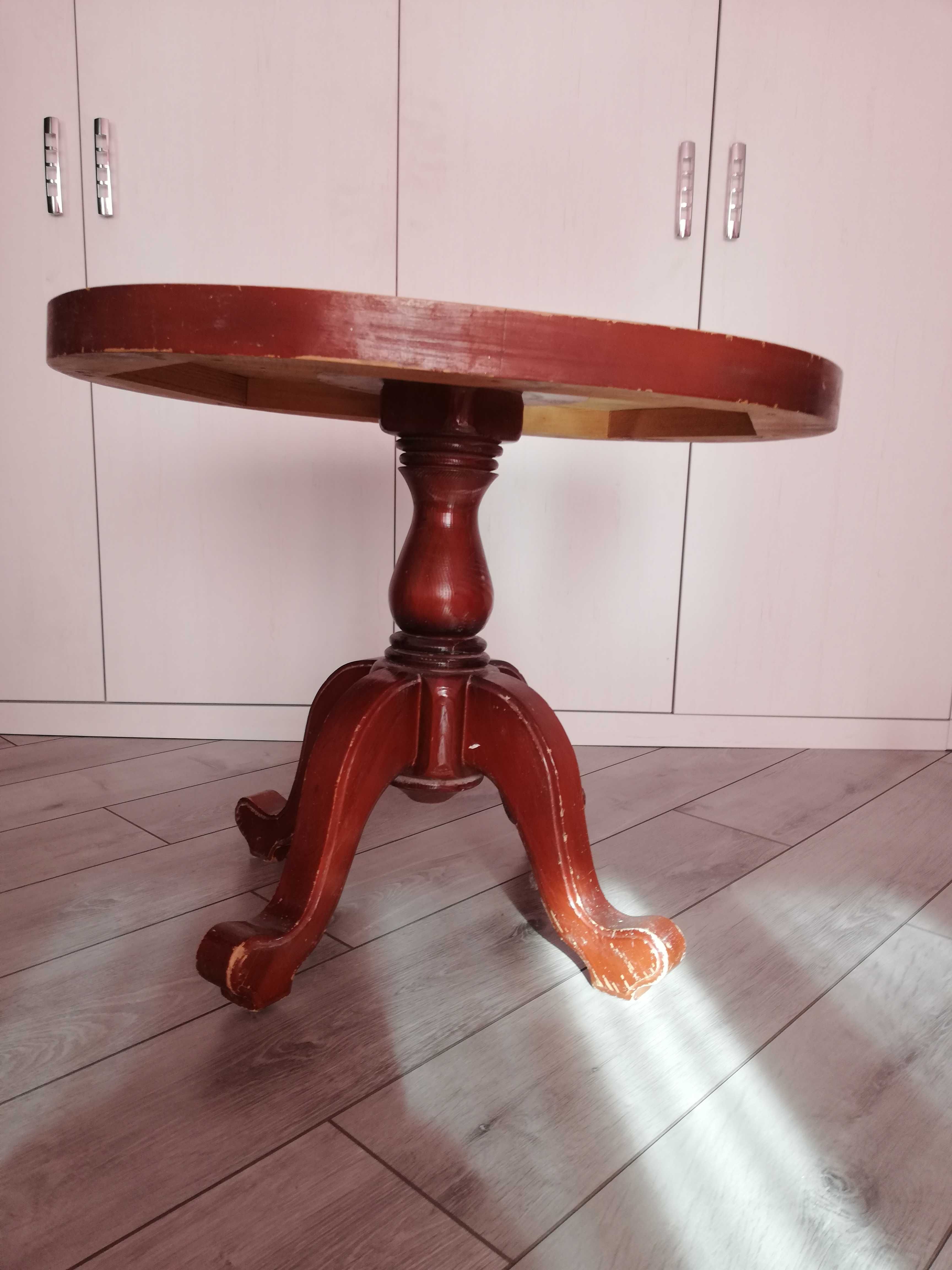 Продам дерев'яний столик в вітальню. Б/в