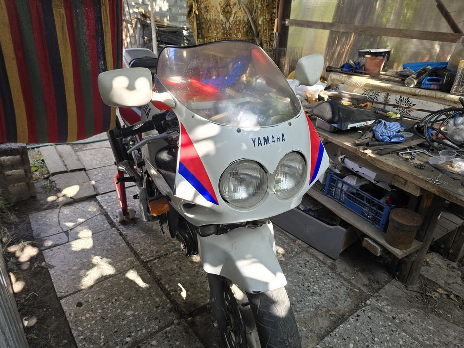 Мотороцикл Yamaha FZR 250-II