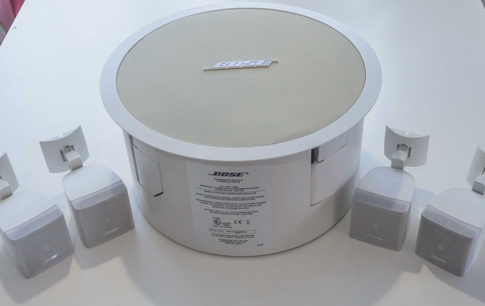 Bose FreeSpace 3-II – moduł basowy z głośnikami