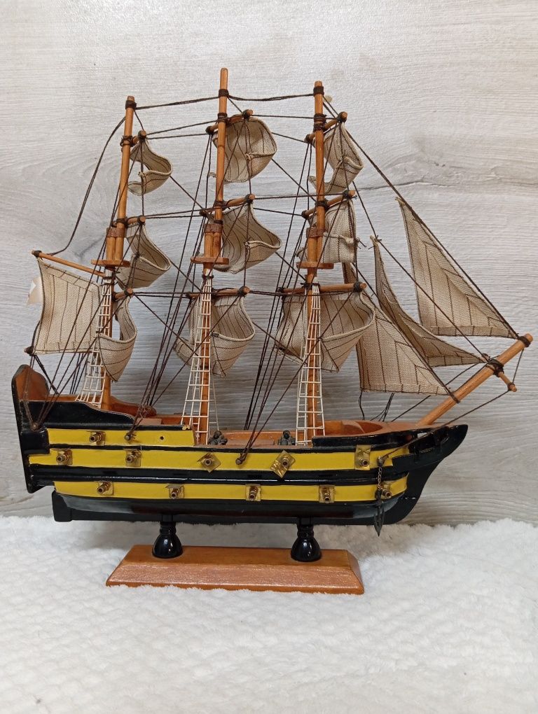 Model statku H.M.S Agamamnon