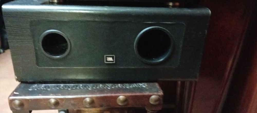 Subwoofer amplificador e duas colunas jbl
