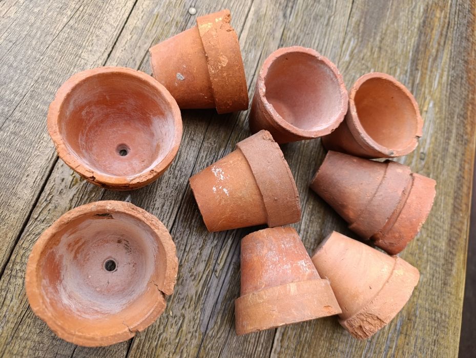 Malutkie stare doniczki 10 szt