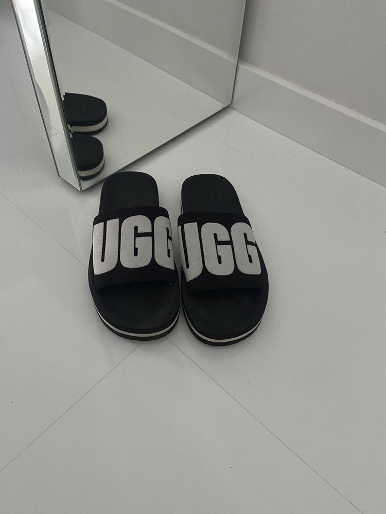 Klapki UGG czarne roz 40