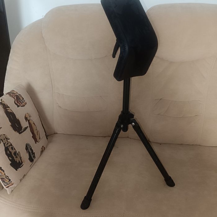 Подставка для рук в тату салонах