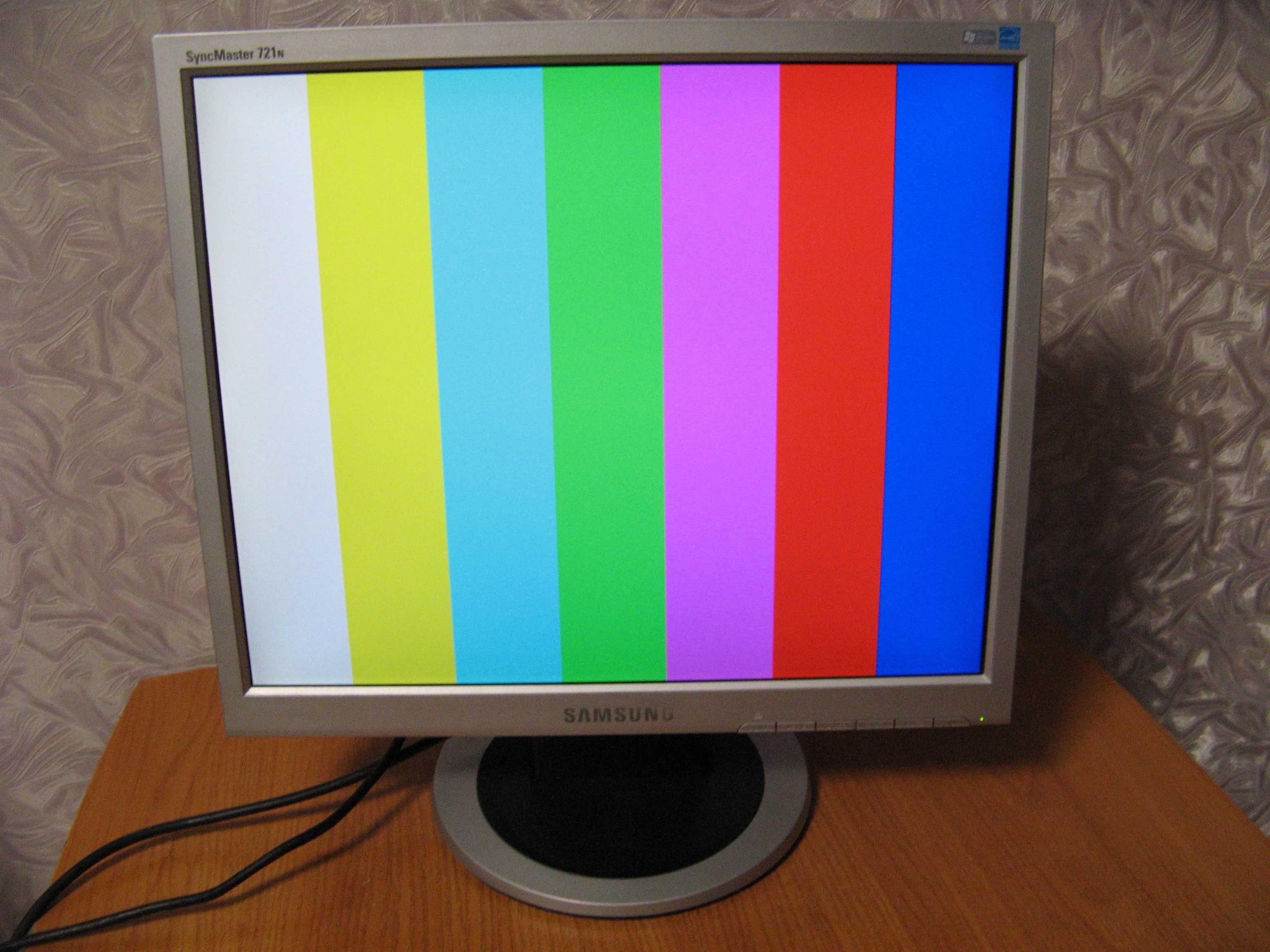 Монитор 17" Samsung  721n