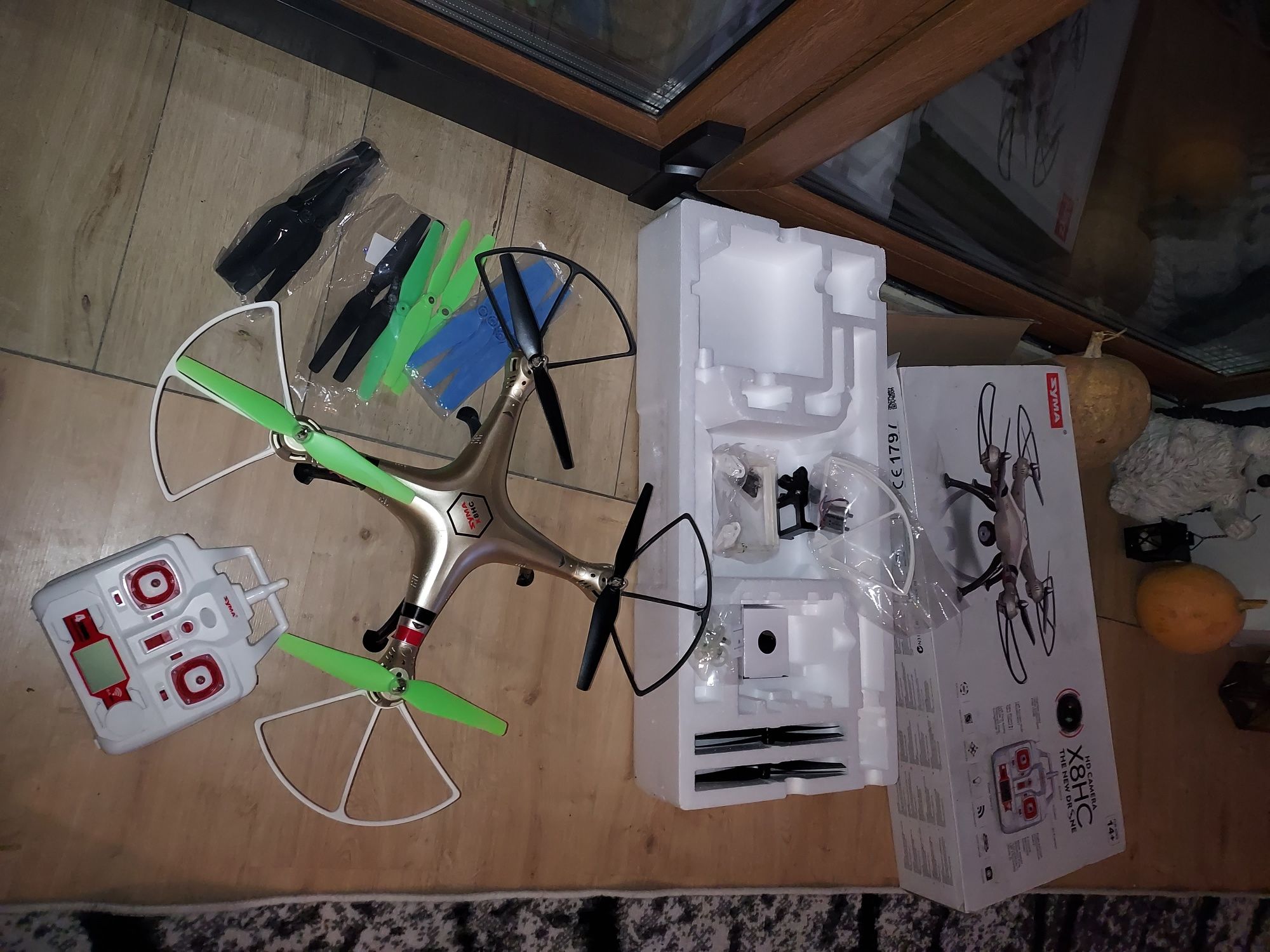 Dron SYMA X8HC kamera