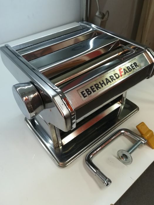 Máquina para modelar massa fimo