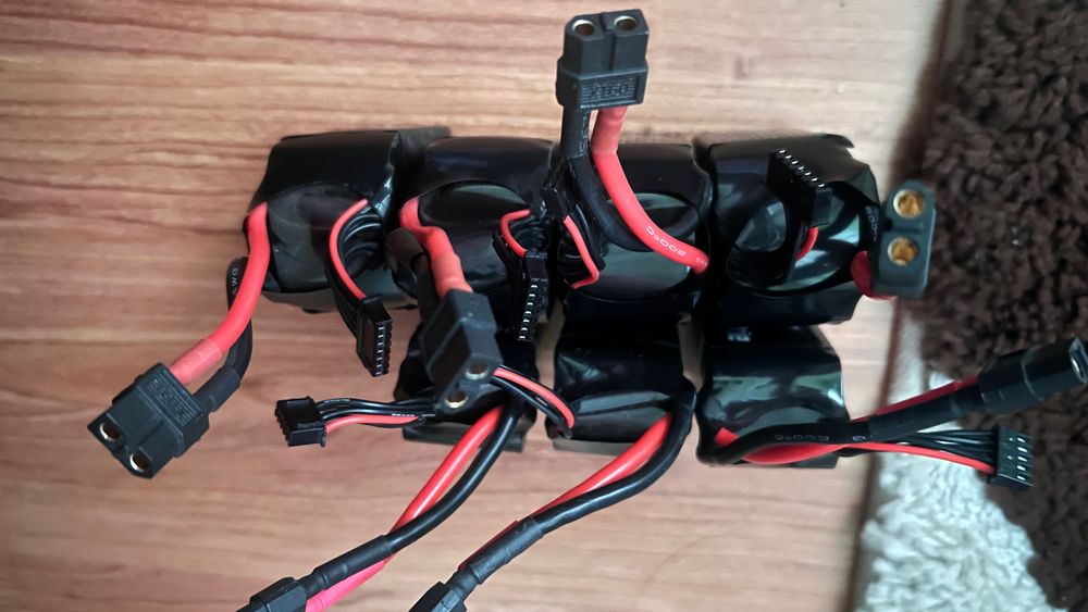 літій-полімерний (LiPo) акумулятор CNHL Black Series 1300mAh 6S-4S