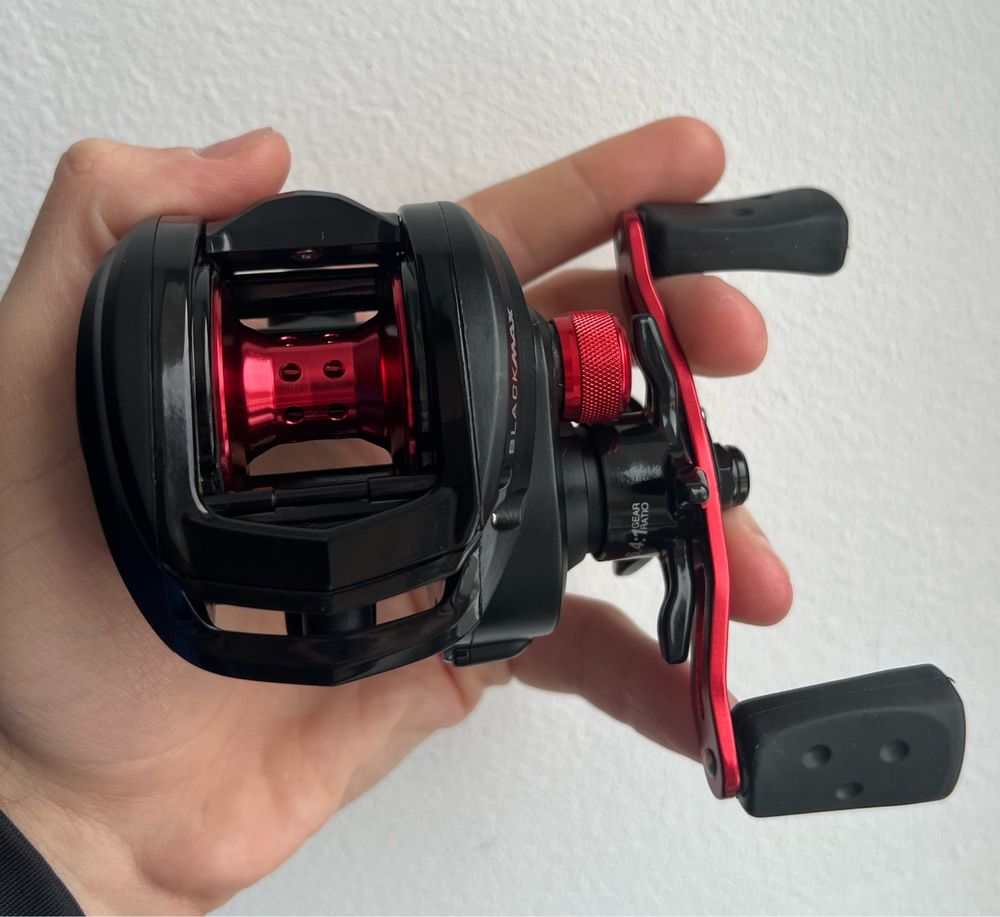 Мультиплікаторна котушка Abu Garcia Black Max3 ліва рука 202г макс 8кг