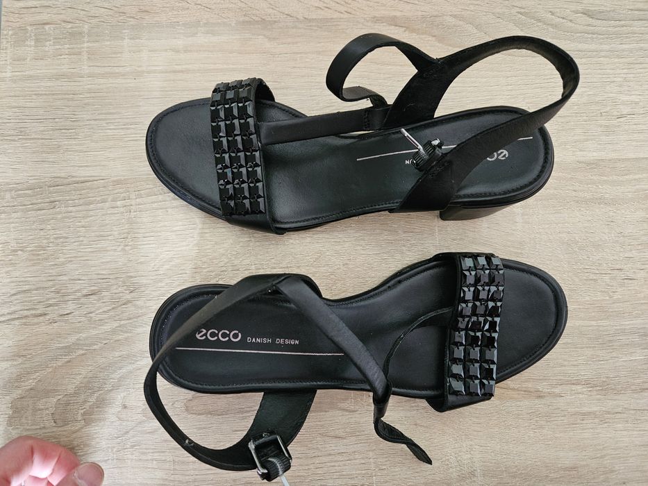 Босоніжки фірми ECCO 39 розмір