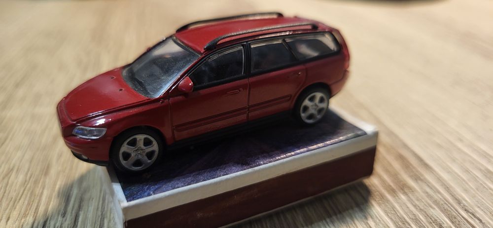 Model kolekcjonerski Volvo V50. Skala 1:72.