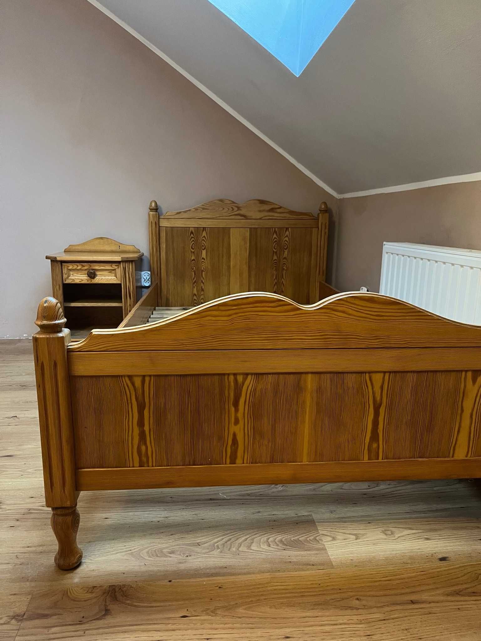 Drewniane łóżko szafka nocna
