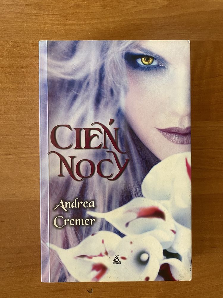 Książka: Andrea Cremer. Cień nocy
