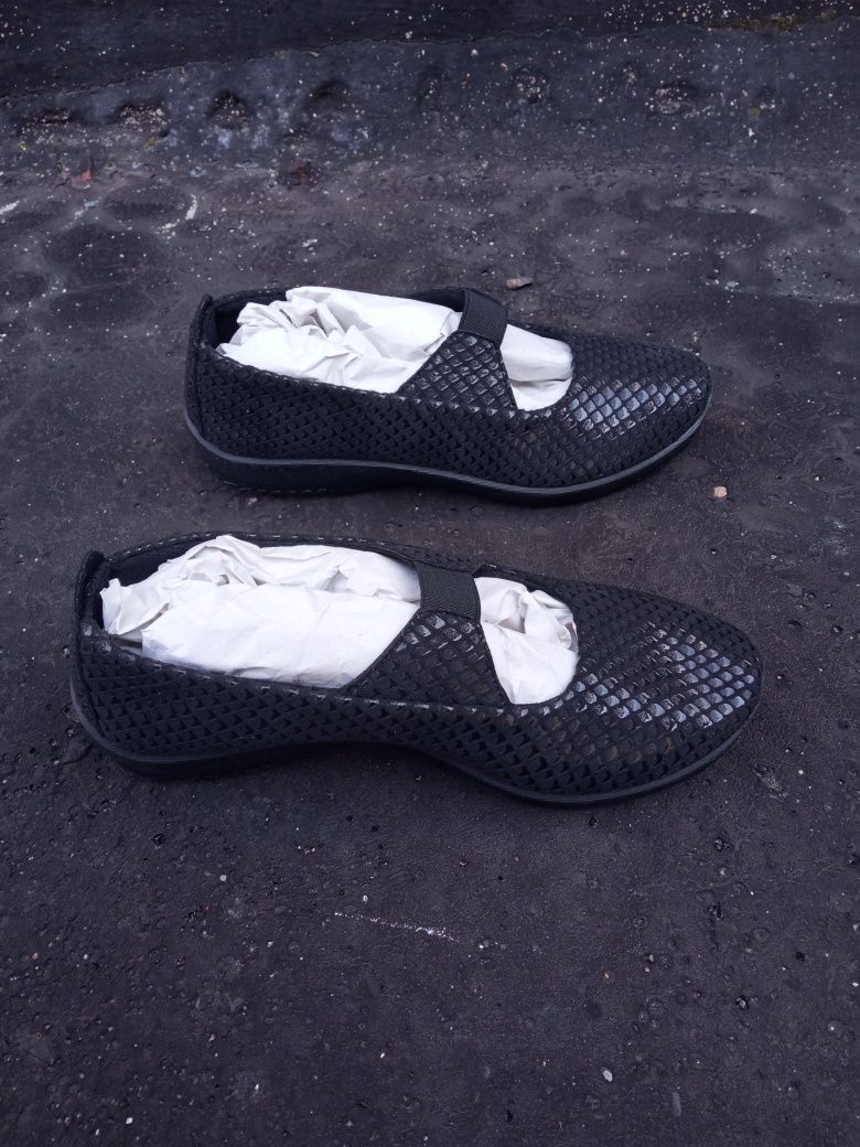 Sapatos NOVOS da Arcopedico + Oferta palmilhas
