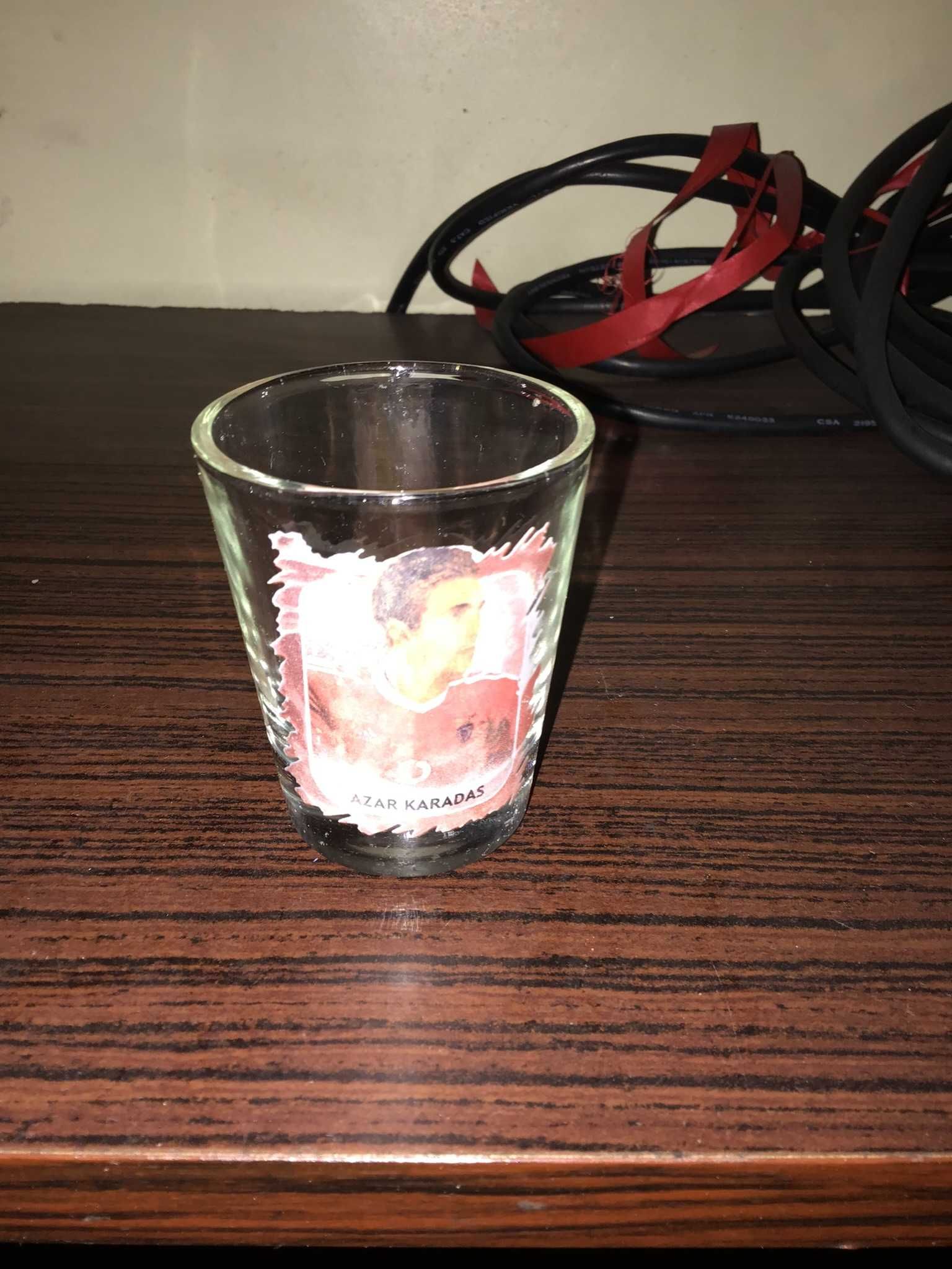 copo com imagem de jogador do benfica