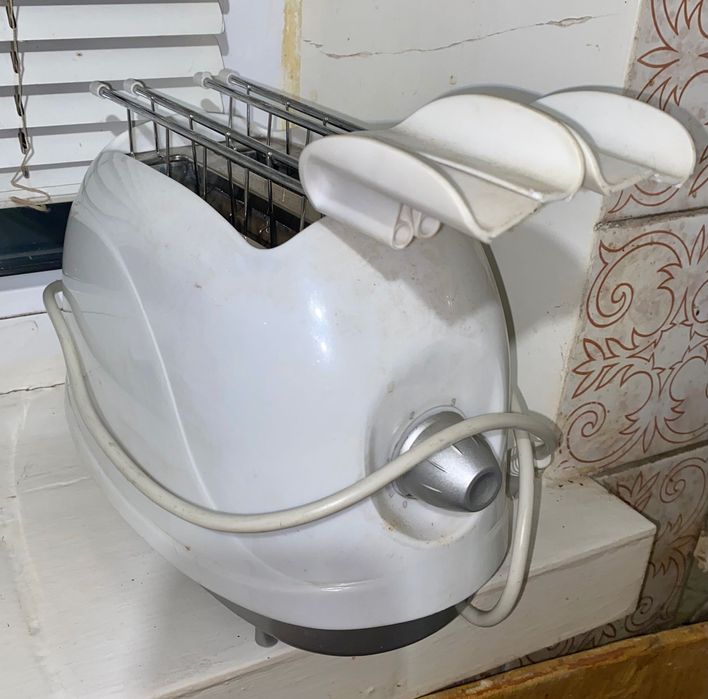 Тостер Clatronic 500 W рабочий