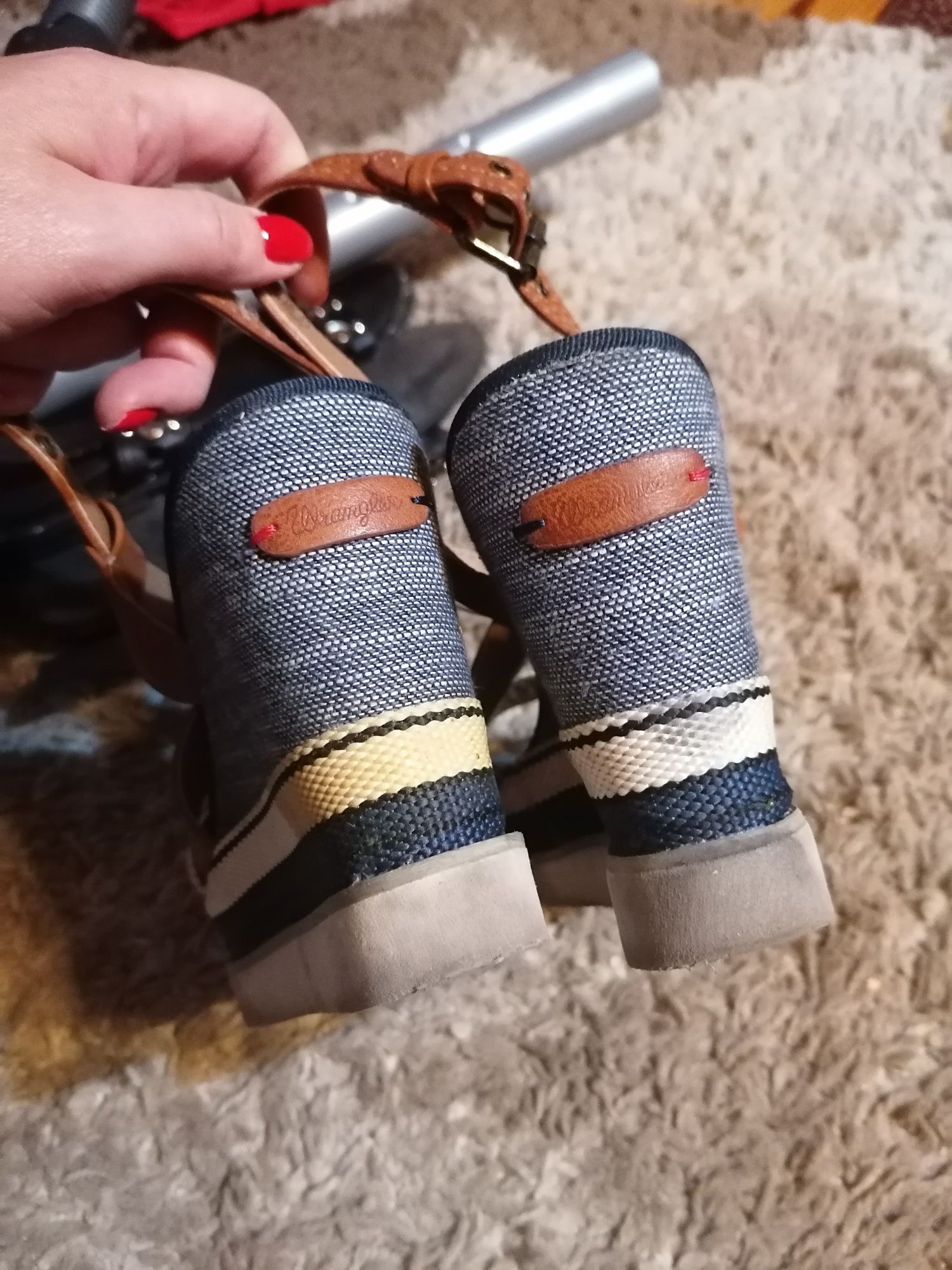 Sandały na koturnie Wrangler rozm 36