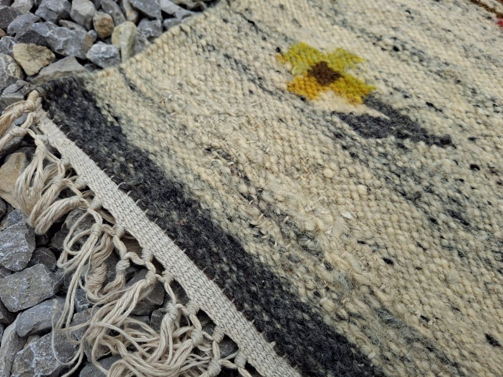 Stary piękny kilim Krokusy
