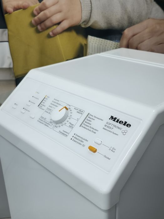 Вузька пральна машина 45 см Miele W605F SOFTTRONIC вертикальна загрузк