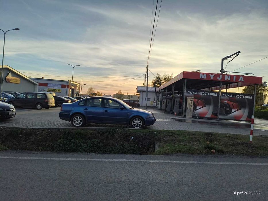 Automatyczna Myjnia Samochodowa Bezdotykowa + Budynek z Apteką