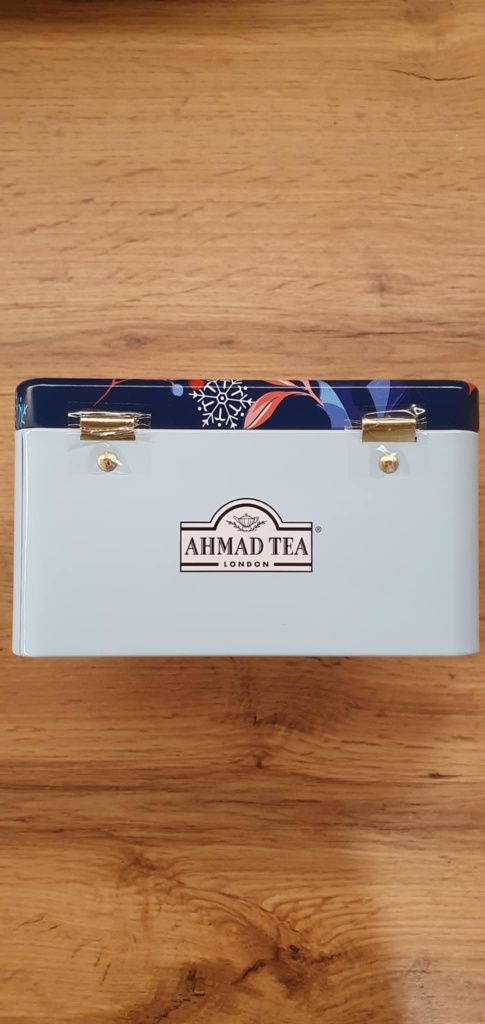 Zestaw herbat Ahmad Tea London Winter Wonder zawierający cztery rodzaj
