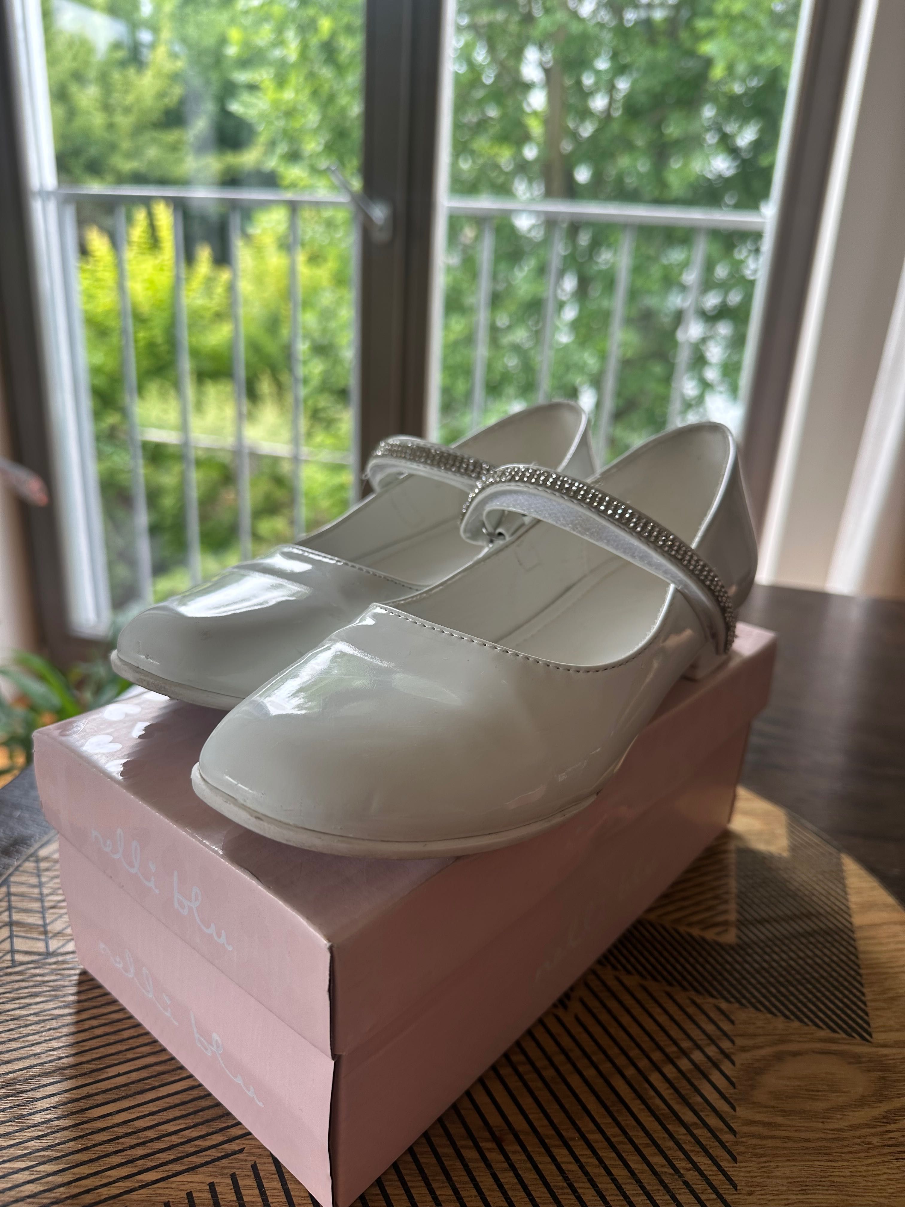 Buty komunijne  r.37