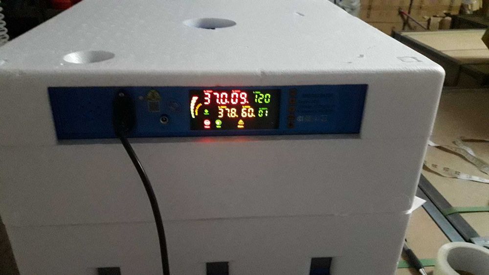 Chocadeira 64 ovos tabuleiro de rolos