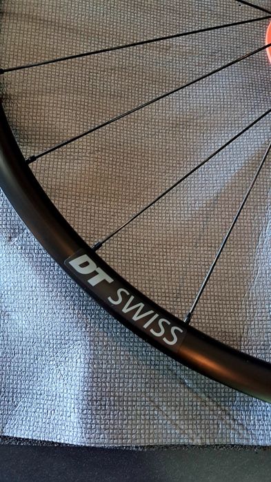 Rodas Dt swiss endurace LN 2024
