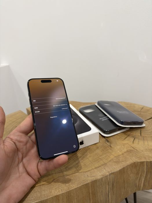 iPhone 15 Pro 8GB / 128GB Black Titanium bateria 87% - jak nowy