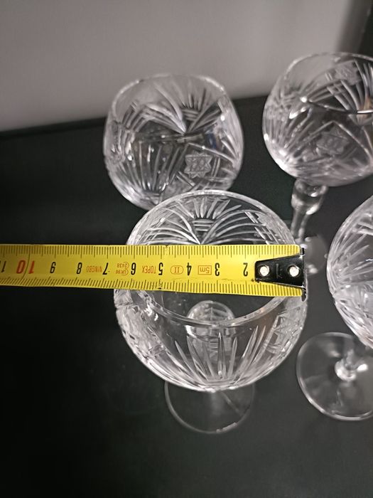 Cztery kryształowe kieliszki