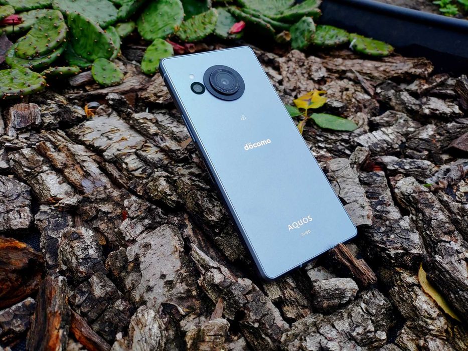 Эксклюзивный смартфон Sharp AQUOS R8 (2sim,IP68,STD810,256gb,6.4"240Гц