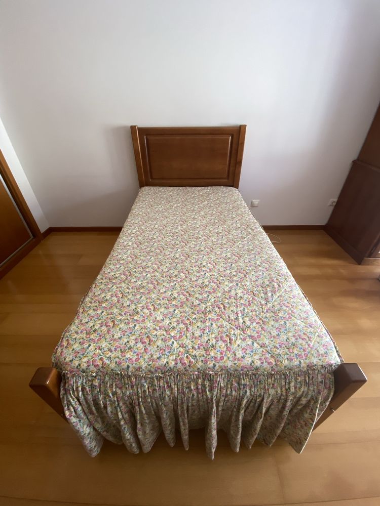 Cama de Solteiro Completa