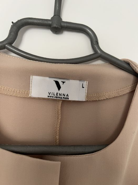 Плаття з пишною спідницею