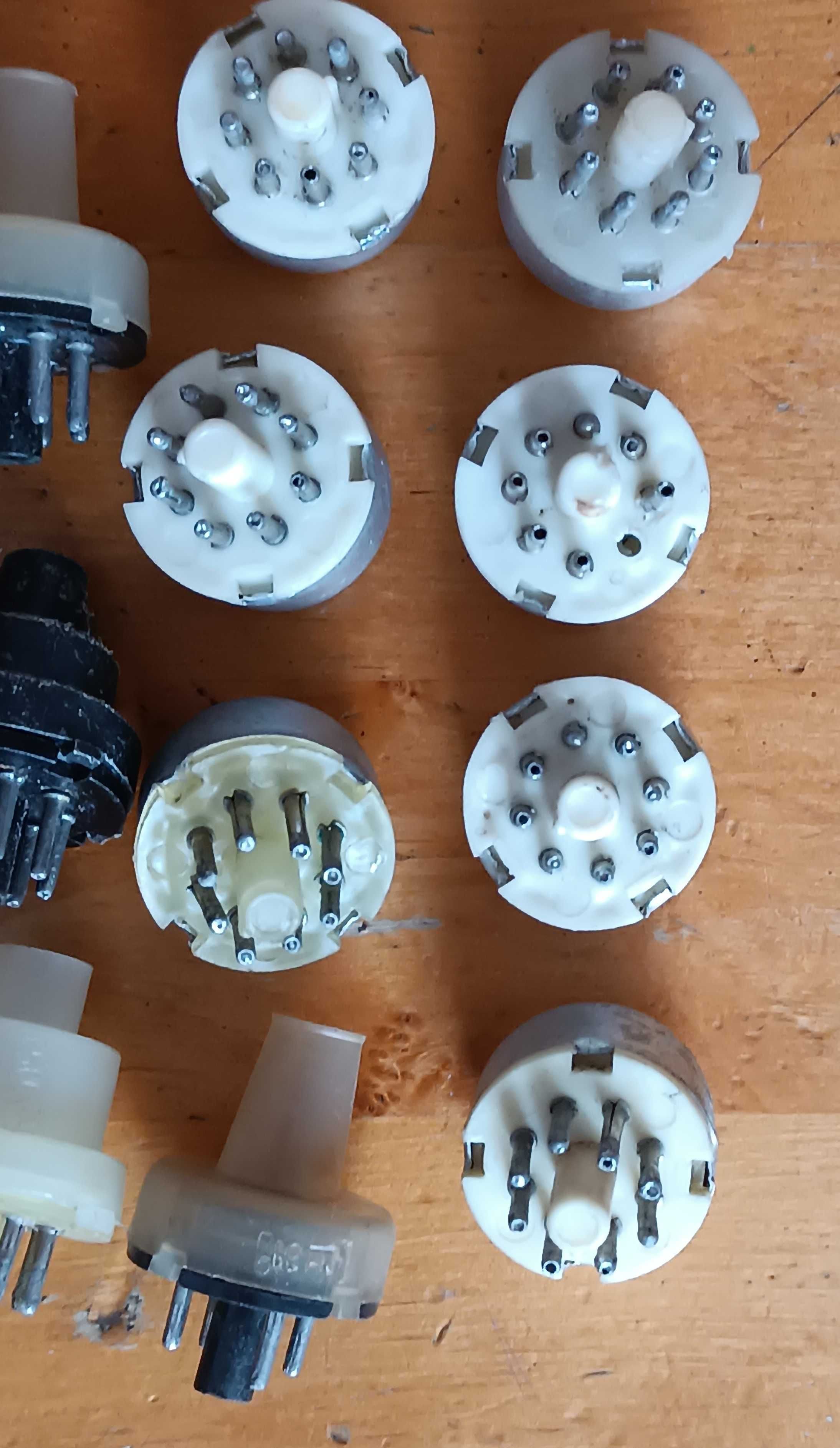Podstawki do lamp elektronowych