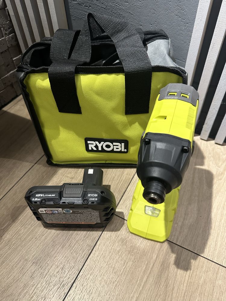 Шуруповерт RYOBI PCL235+1,5Ah,новий