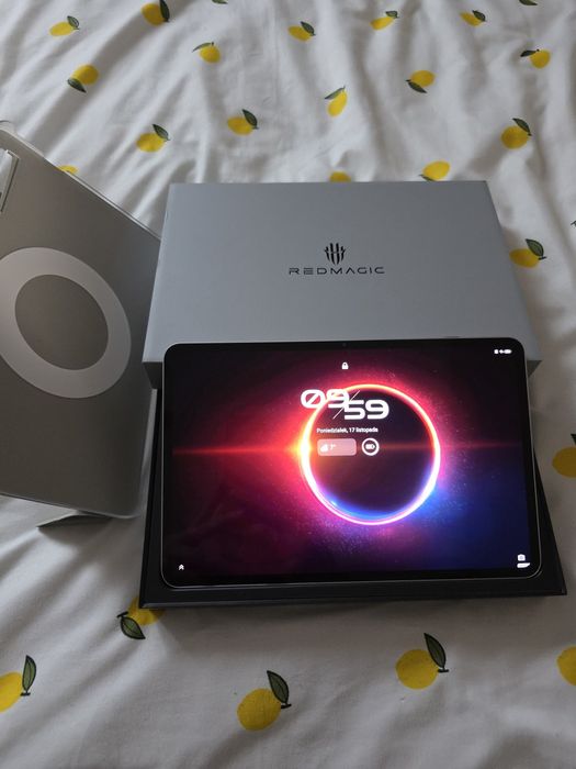 Tablet gamingowy Redmagic ASTRA. OLED 16GB 512SSD