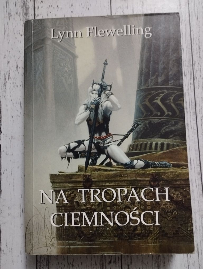 Na tropach ciemności - Lynn Flewelling