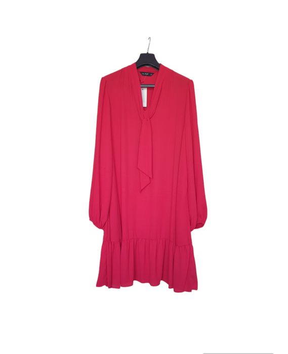 Piękna czerwona sukienka F&F r.18