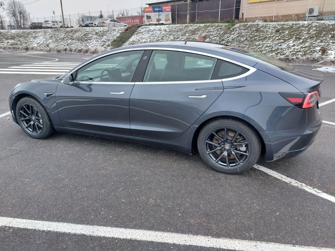 Tesla Model 3 Standart Plus 2020рік