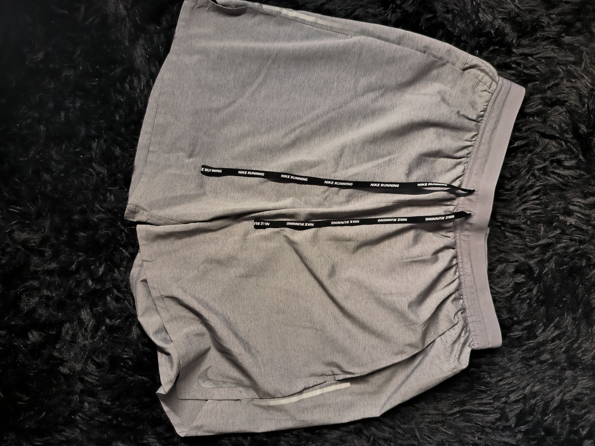 Calções Nike Dri Fit cinzentos