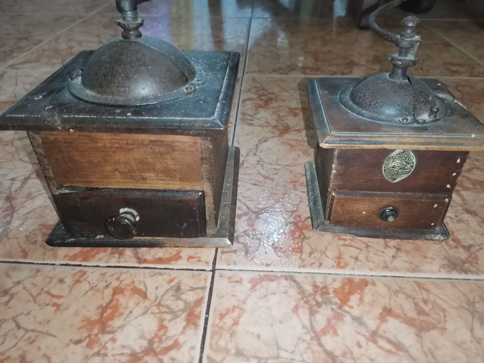 2x Moinhos de Café Vintage  (Goldenberg & Cia)