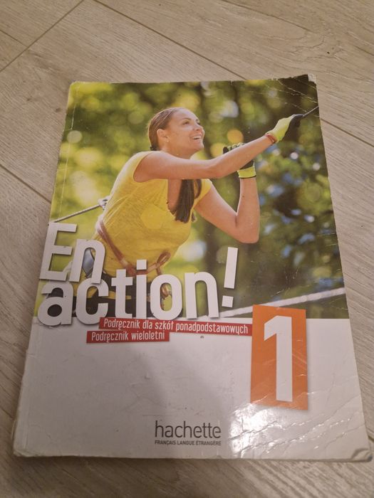 En action! 1 Hachette podręcznik dla szkół ponadpodstawowych